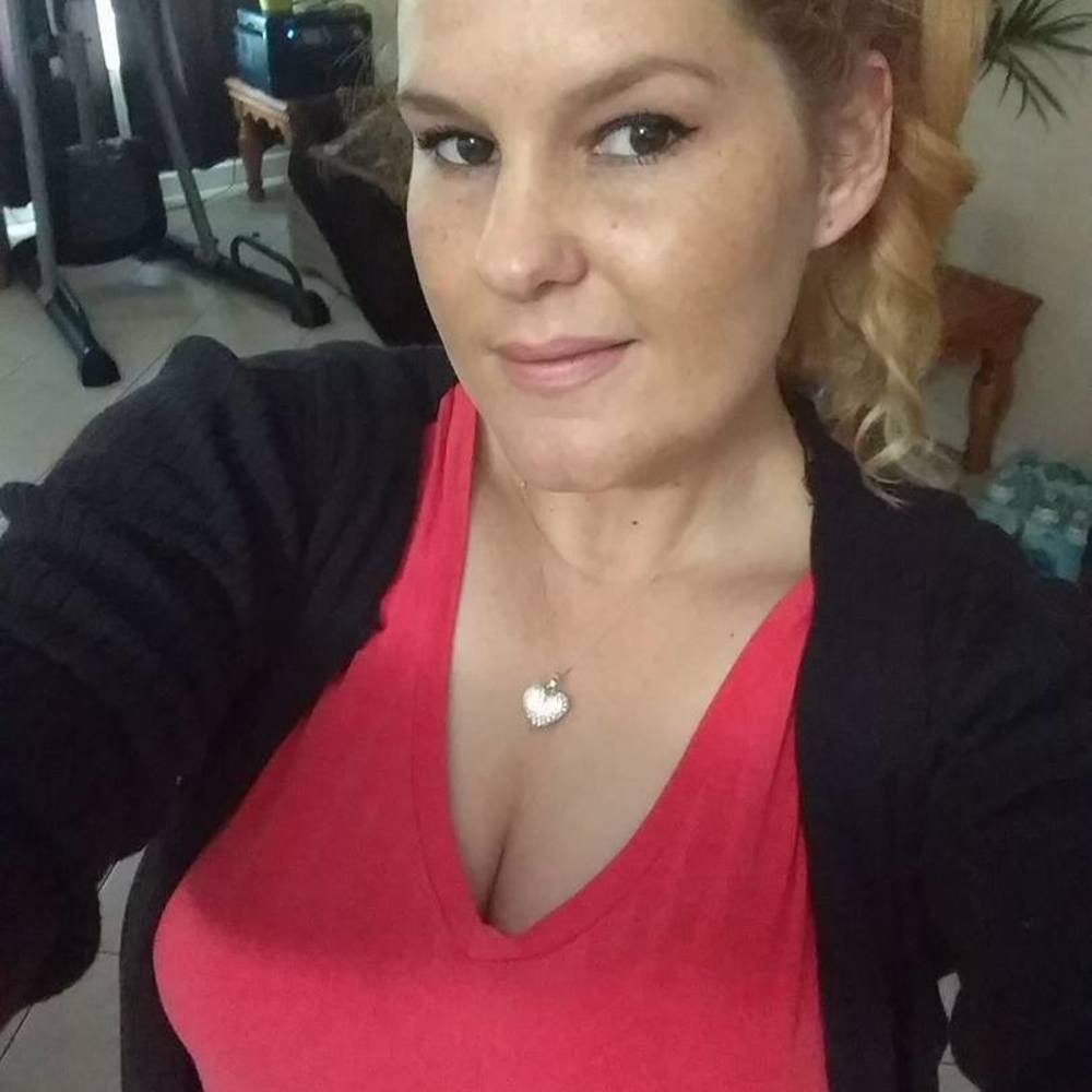 Meet your Posher, Roxanne